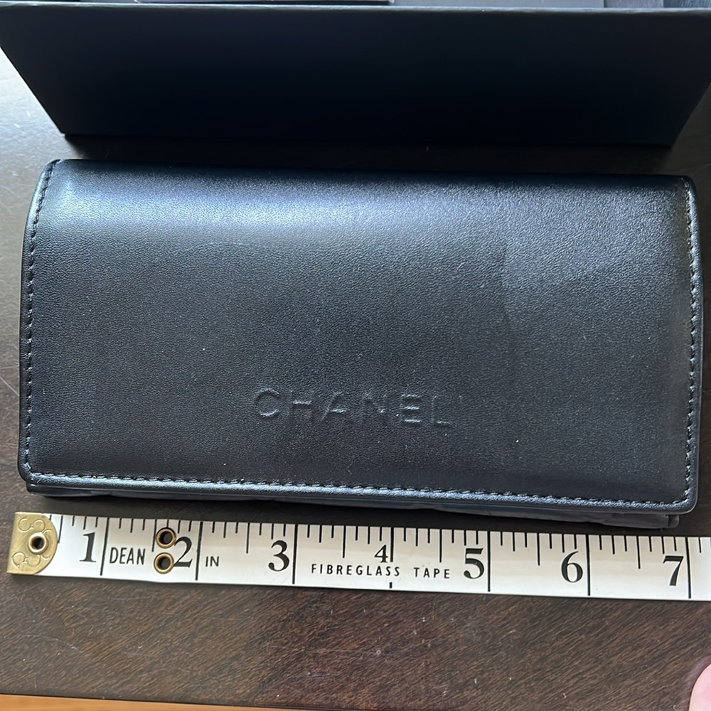 Chanel Black sunglass case! 🏆 - Picture 5 of 6